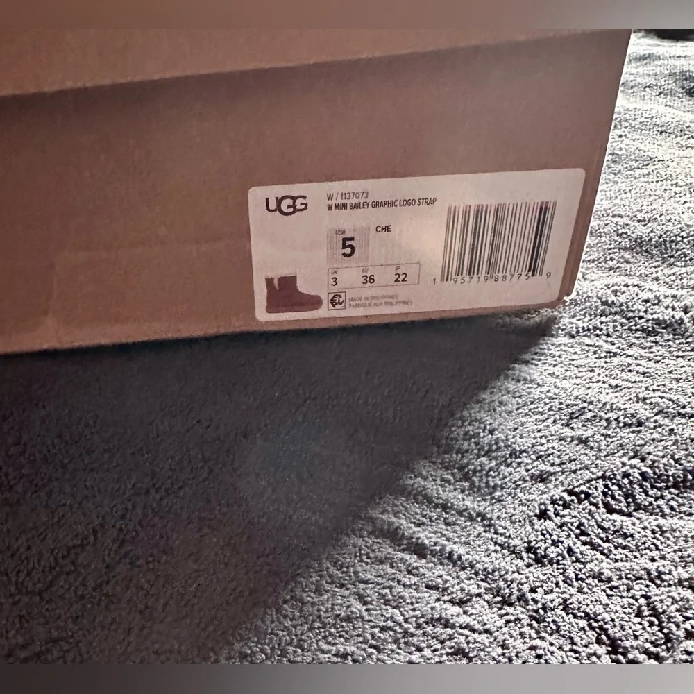 NIB UGG Bailey Mini Logo Strap Bootie - Size Womens 5 - Color Brown - Picture 13 of 13